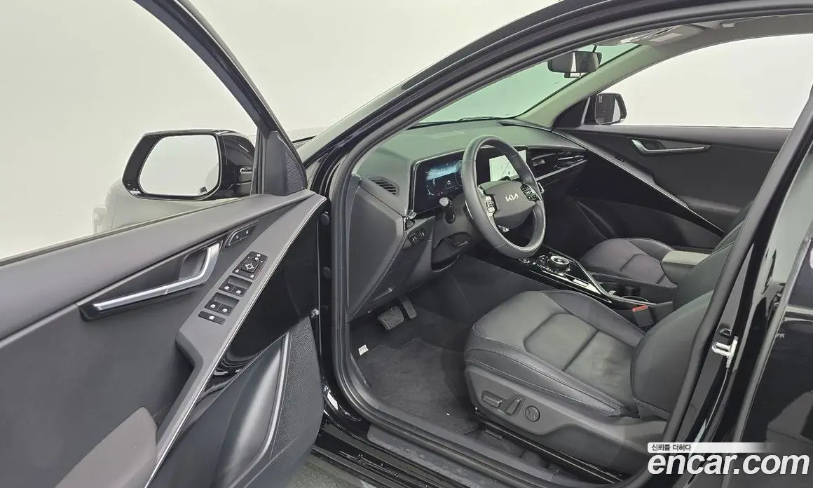 Kia Niro 2023 0.2 автомат (гидро), фото 13
