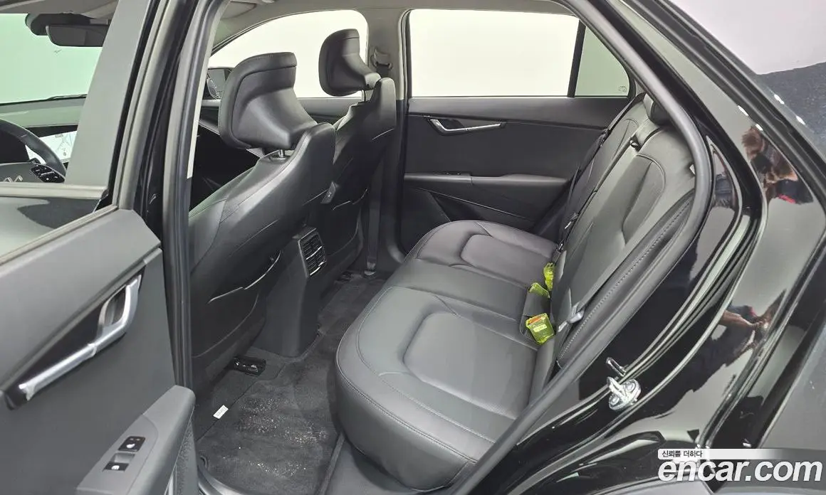 Kia Niro 2023 0.2 автомат (гидро), фото 17