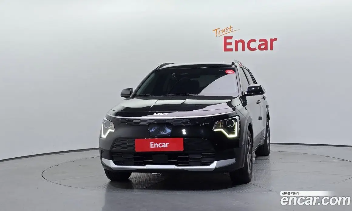 Kia Niro 2023 0.2 автомат (гидро), фото 3