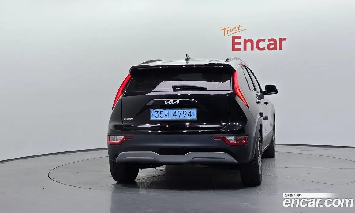 Kia Niro 2023 0.2 автомат (гидро), фото 4