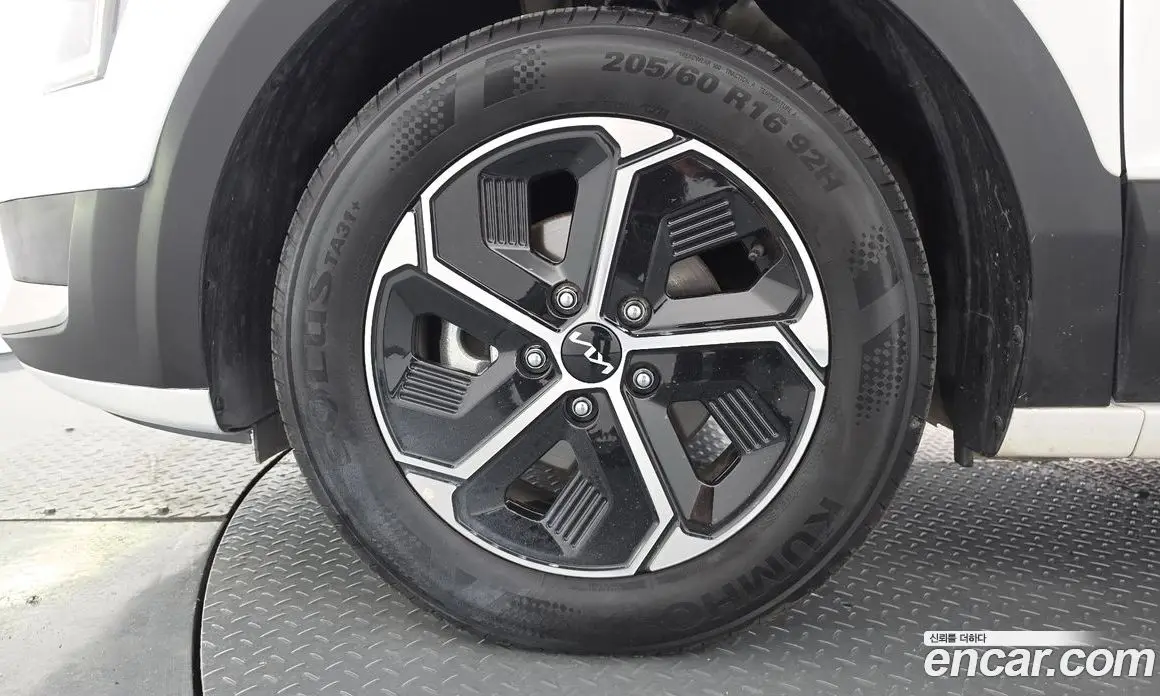 Kia Niro 2025 1.6 автомат (гидро), фото 5