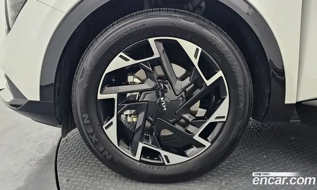 Kia Sportage 2023 1.6 автомат (гидро), миниатюра 5