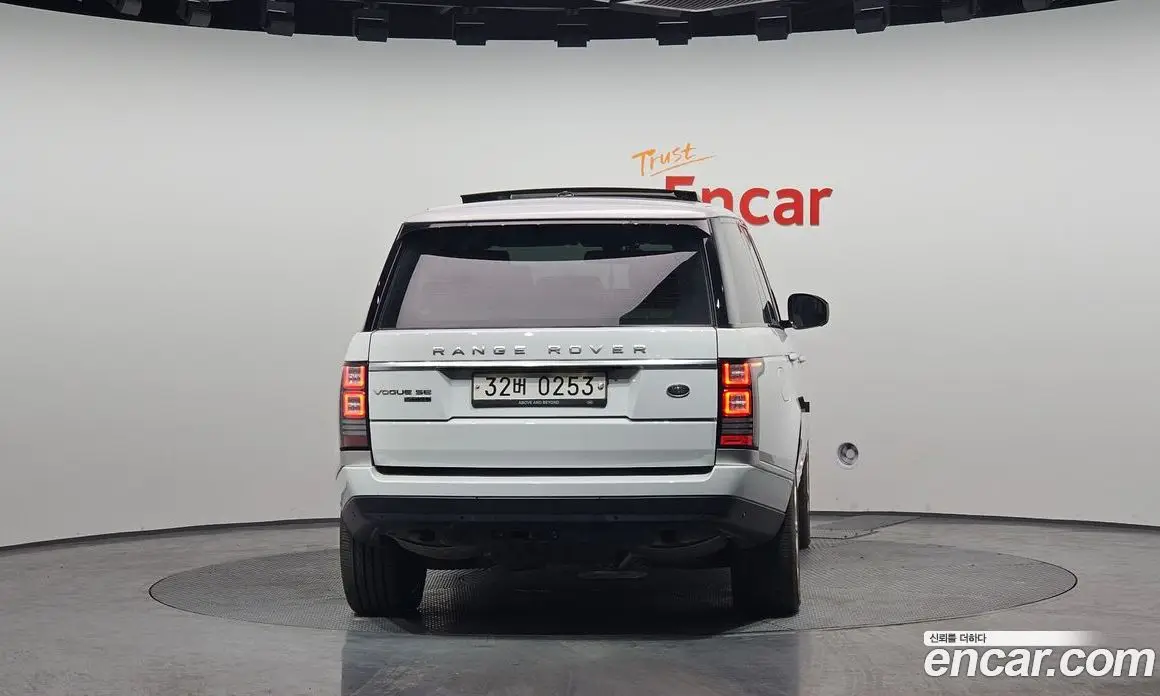 Land Rover Range Rover 2016 4.4 автомат (гидро), фото 4
