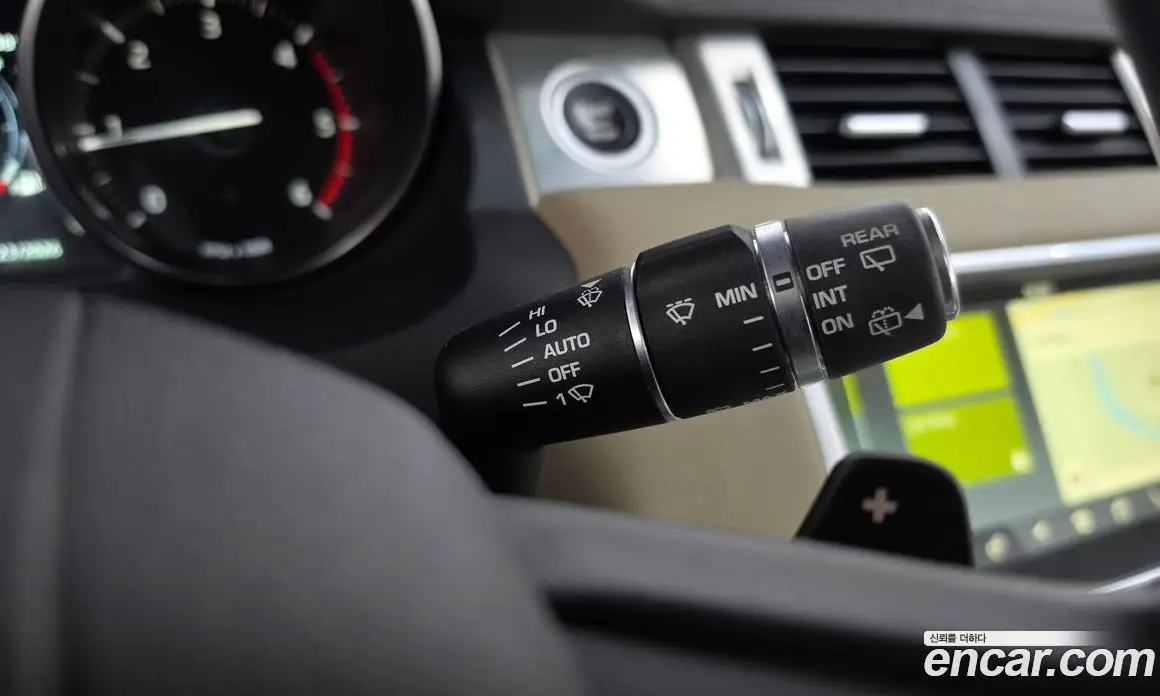 Land Rover Range Rover Evoque 2018 2.0 автомат (гидро), фото 15