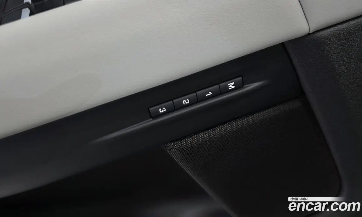 Land Rover Range Rover Evoque 2024 2.0 автомат (гидро), фото 28