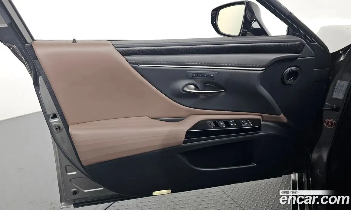Lexus ES 2022 2.5 автомат (гидро), фото 14