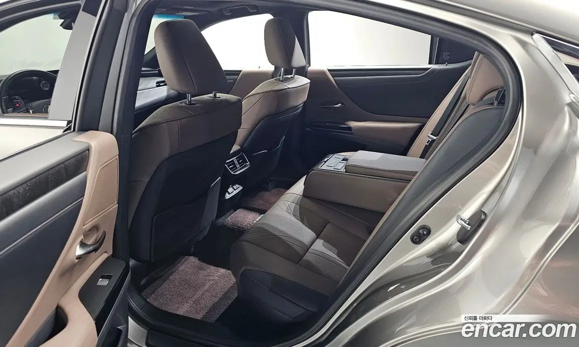 Lexus ES 2022 2.5 автомат (гидро), фото 17