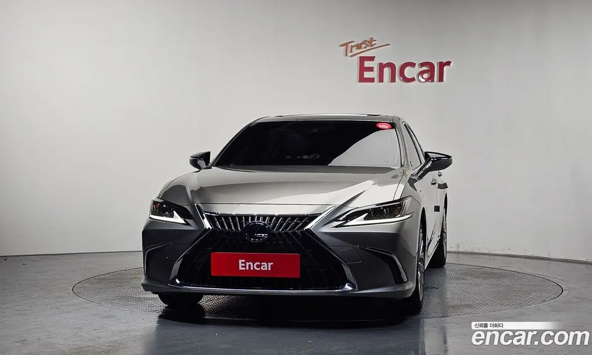 Lexus ES 2022 2.5 автомат (гидро), фото 3