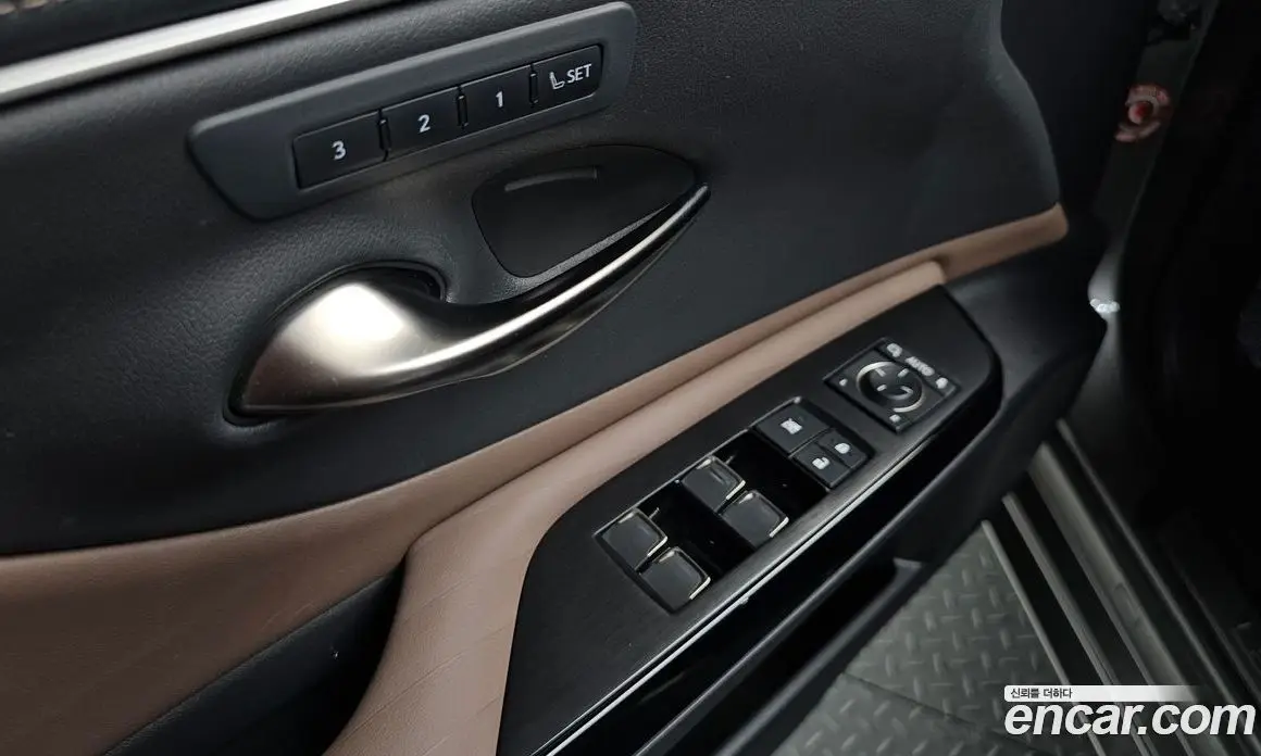 Lexus ES 2022 2.5 автомат (гидро), фото 28