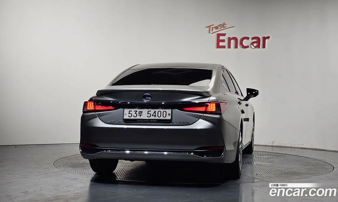 Lexus ES 2022 2.5 автомат (гидро), фото 4