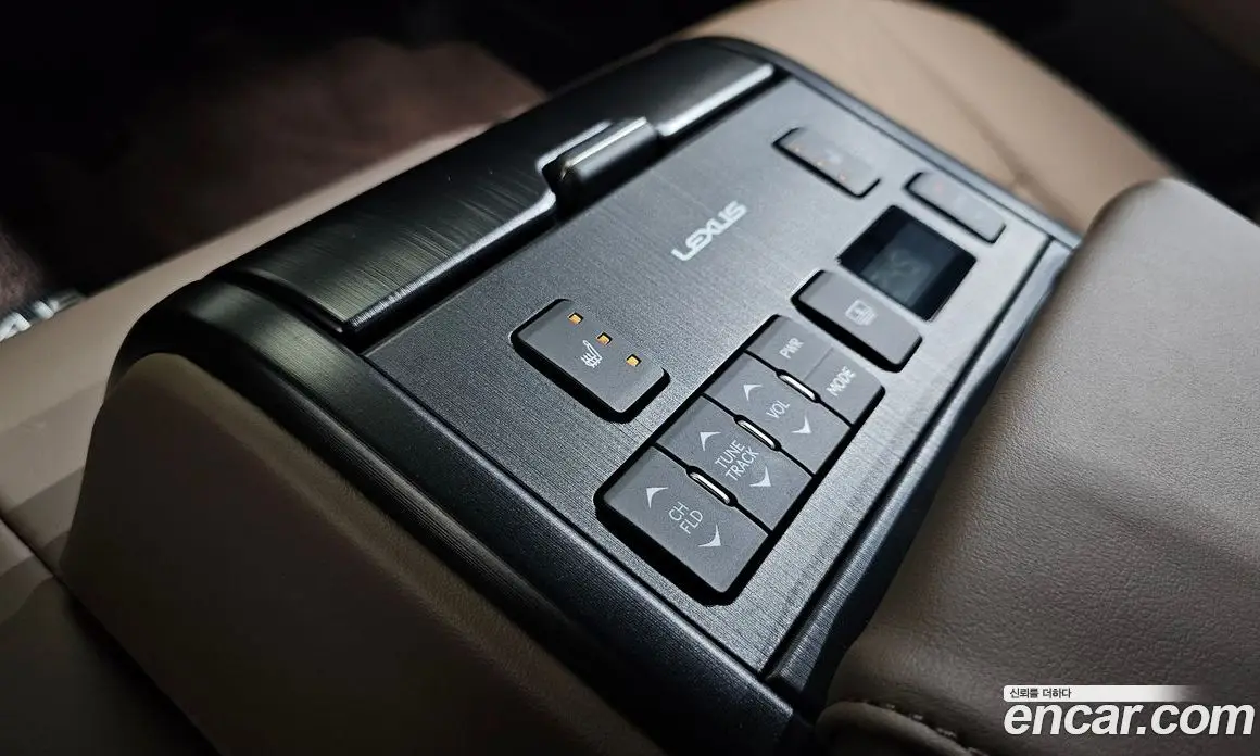 Lexus ES 2022 2.5 автомат (гидро), фото 31