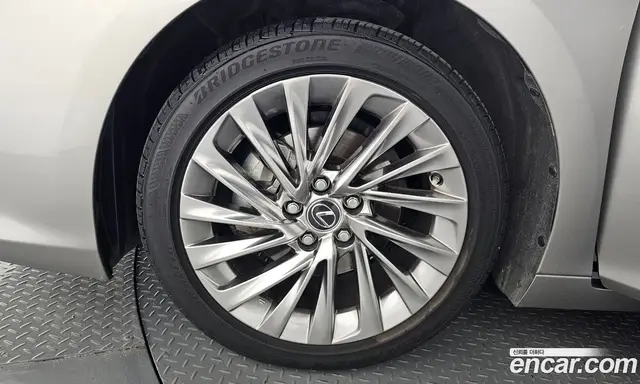 Lexus ES 2022 2.5 автомат (гидро), миниатюра 5