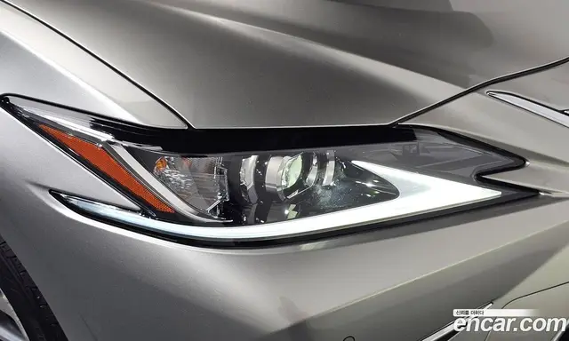 Lexus ES 2022 2.5 автомат (гидро), миниатюра 8