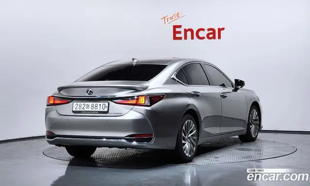 Lexus ES 2023 2.5 автомат (гидро), миниатюра 2