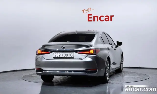 Lexus ES 2023 2.5 автомат (гидро), миниатюра 4