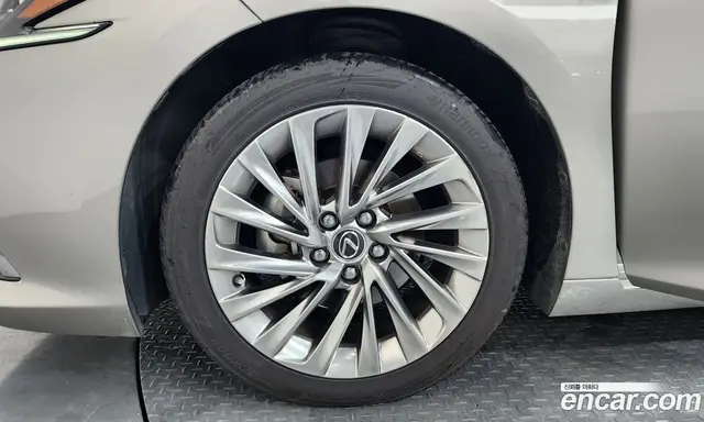 Lexus ES 2023 2.5 автомат (гидро), миниатюра 5