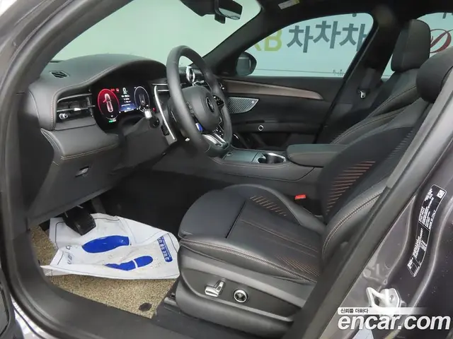 Maserati Grecale 2025 0.3 автомат (гидро), миниатюра 5