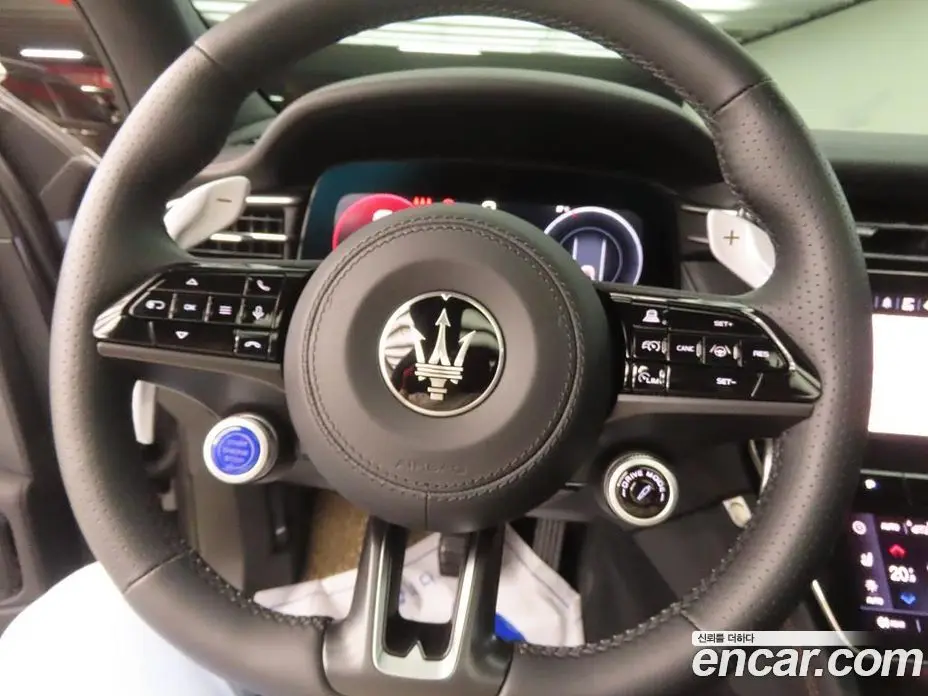 Maserati Grecale 2025 0.3 автомат (гидро), фото 8