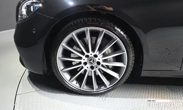 Mercedes-Benz E-Class 2022 2.0 автомат (гидро), миниатюра 5