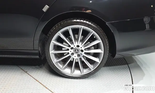 Mercedes-Benz E-Class 2022 2.0 автомат (гидро), миниатюра 7