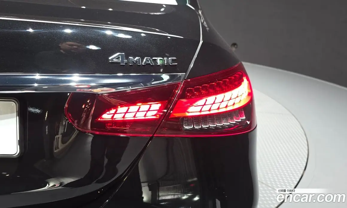 Mercedes-Benz E-Class 2022 2.0 автомат (гидро), фото 9