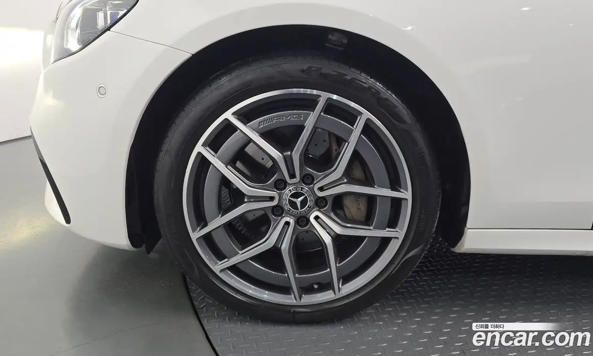 Mercedes-Benz E-Class 2023 1.9 автомат (гидро), фото 4