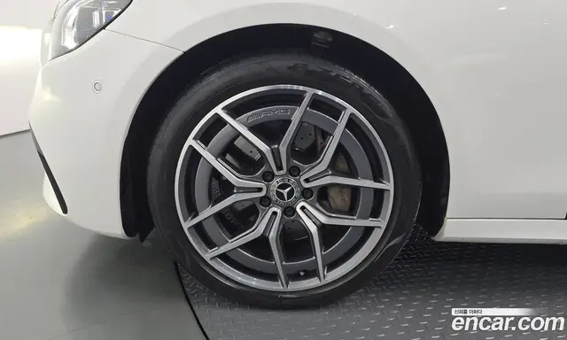 Mercedes-Benz E-Class 2023 1.9 автомат (гидро), миниатюра 4