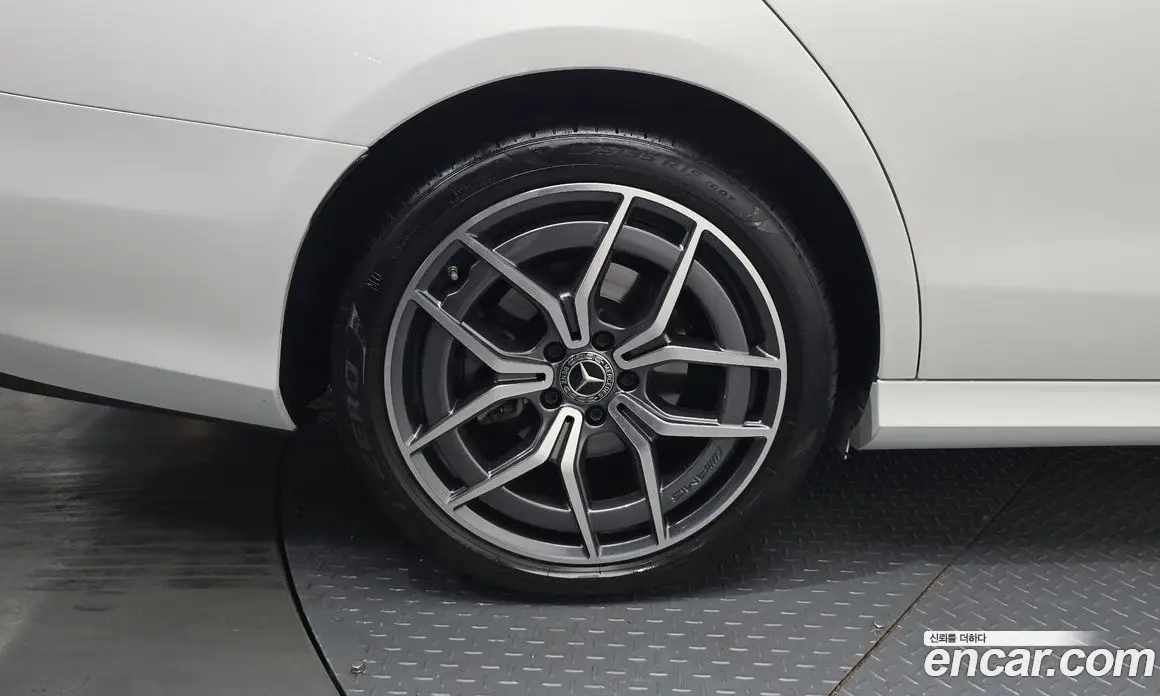 Mercedes-Benz E-Class 2023 1.9 автомат (гидро), фото 32
