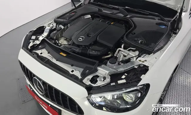 Mercedes-Benz E-Class 2023 1.9 автомат (гидро), миниатюра 5
