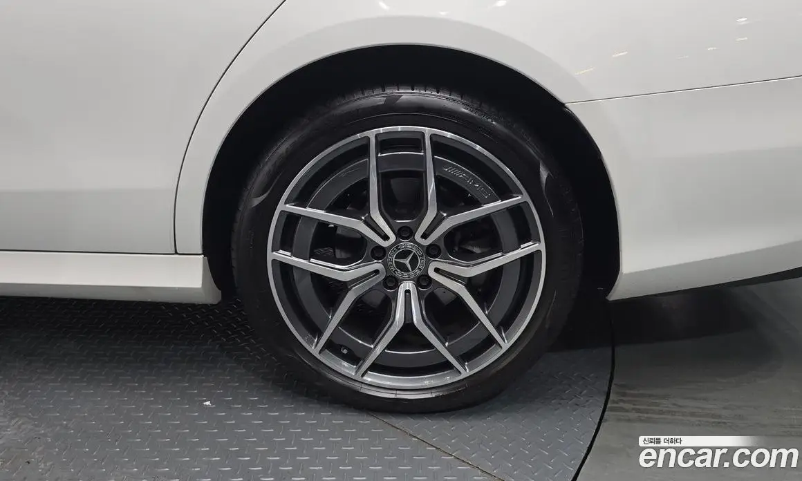 Mercedes-Benz E-Class 2023 1.9 автомат (гидро), фото 6