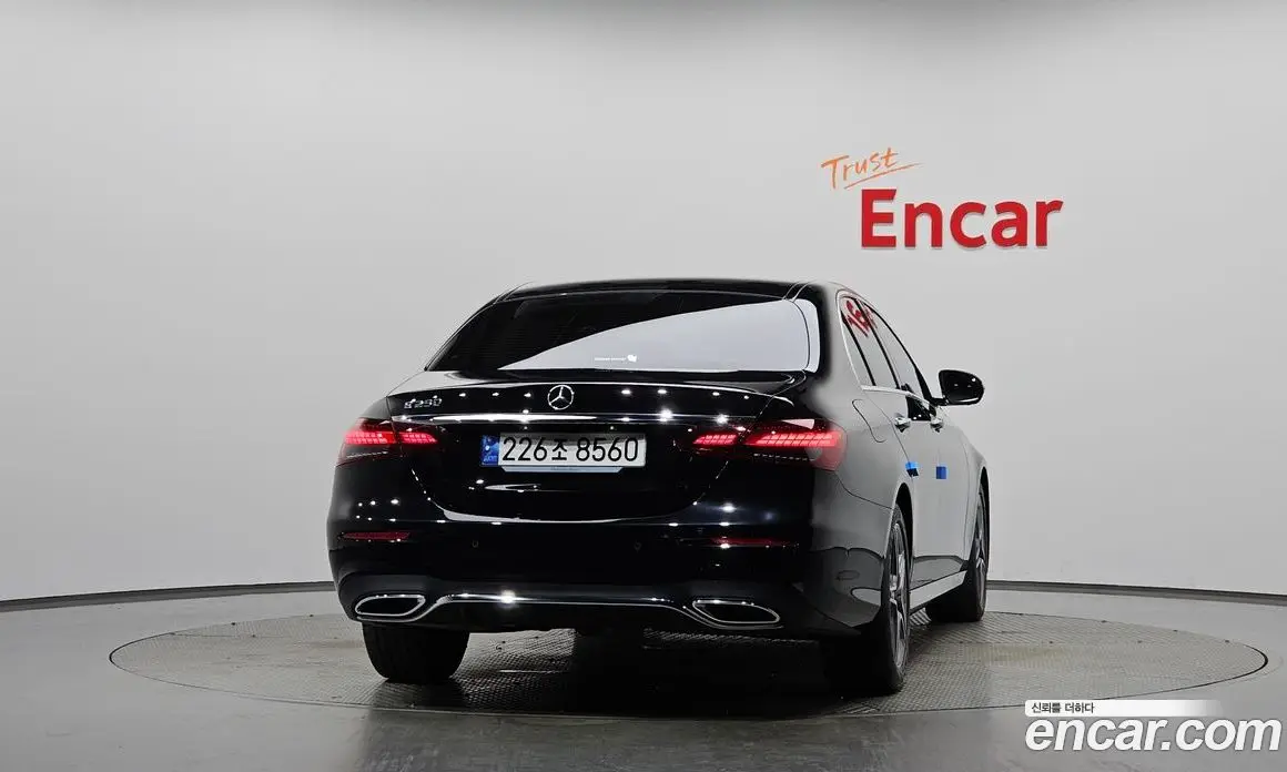 Mercedes-Benz E-Class 2023 2.0 автомат (гидро), фото 3