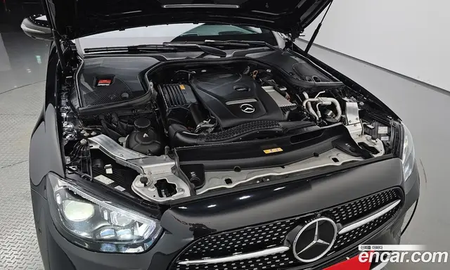 Mercedes-Benz E-Class 2023 2.0 автомат (гидро), миниатюра 5
