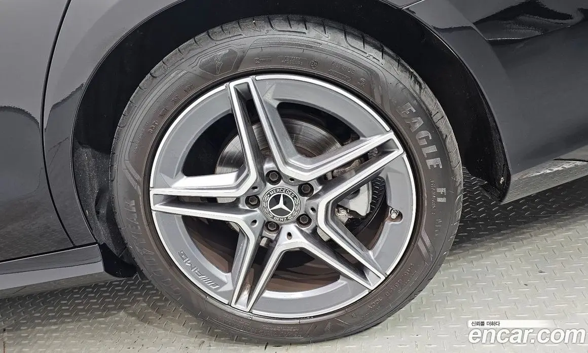 Mercedes-Benz E-Class 2023 2.0 автомат (гидро), фото 6