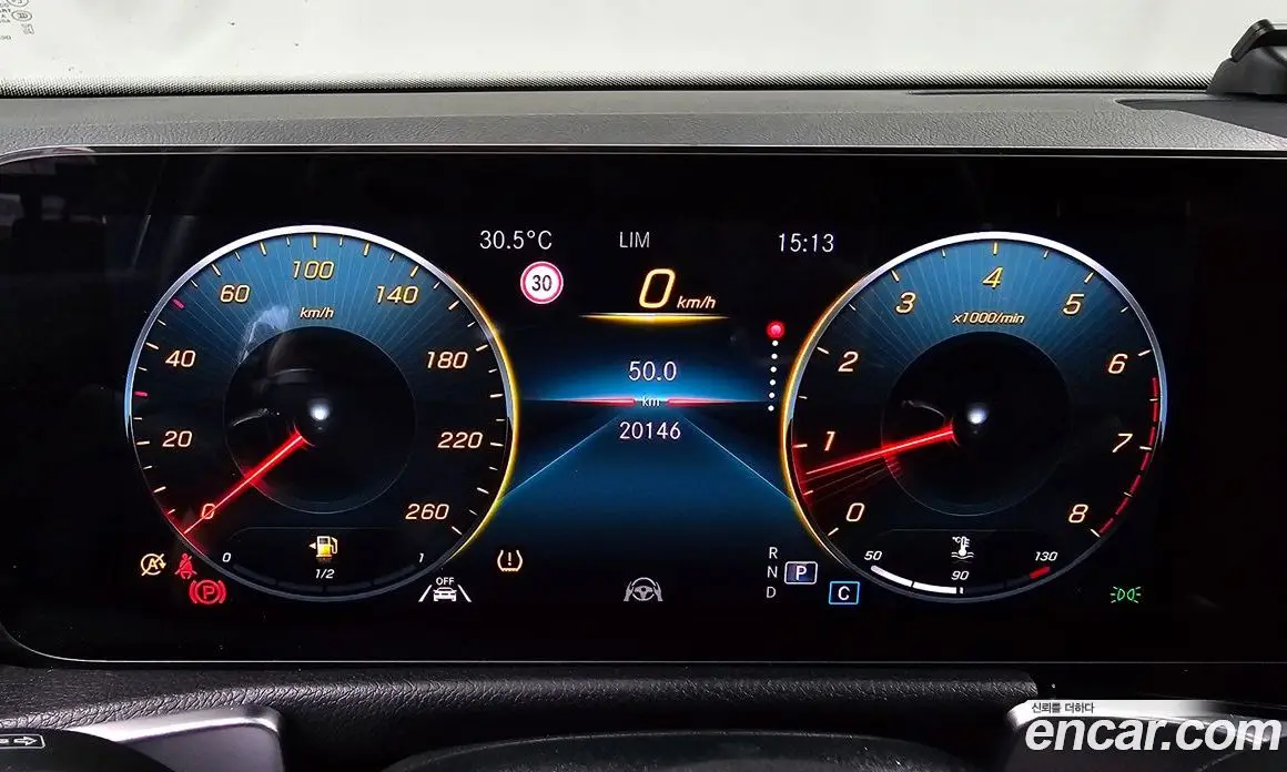 Mercedes-Benz GLB-Class 2022 2.0 автомат (гидро), фото 11