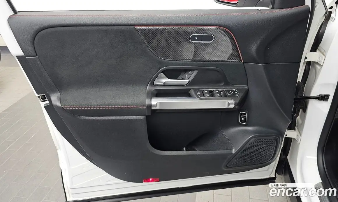 Mercedes-Benz GLB-Class 2022 2.0 автомат (гидро), фото 14
