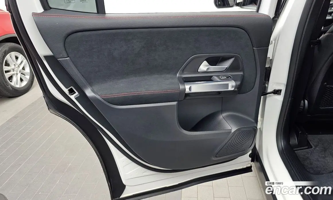 Mercedes-Benz GLB-Class 2022 2.0 автомат (гидро), фото 15