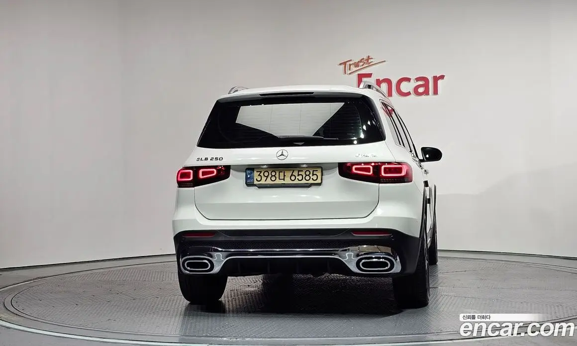 Mercedes-Benz GLB-Class 2022 2.0 автомат (гидро), фото 4