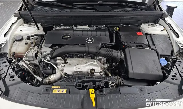 Mercedes-Benz GLB-Class 2022 2.0 автомат (гидро), миниатюра 6