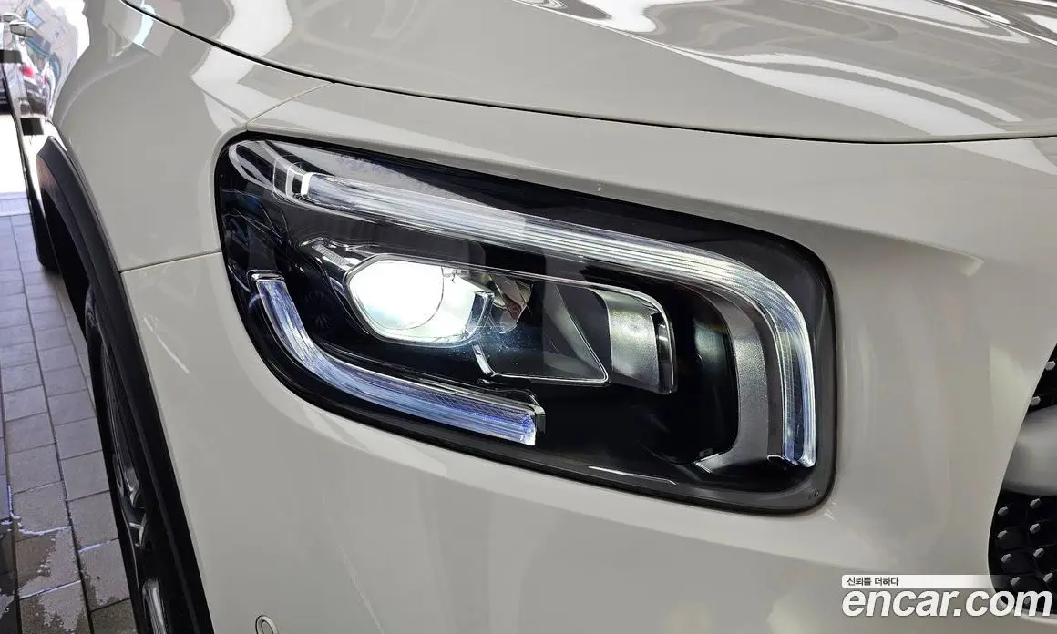 Mercedes-Benz GLB-Class 2022 2.0 автомат (гидро), фото 8