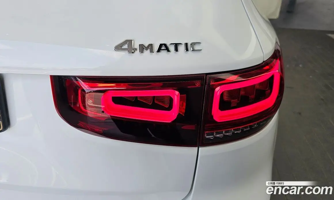 Mercedes-Benz GLB-Class 2022 2.0 автомат (гидро), фото 9