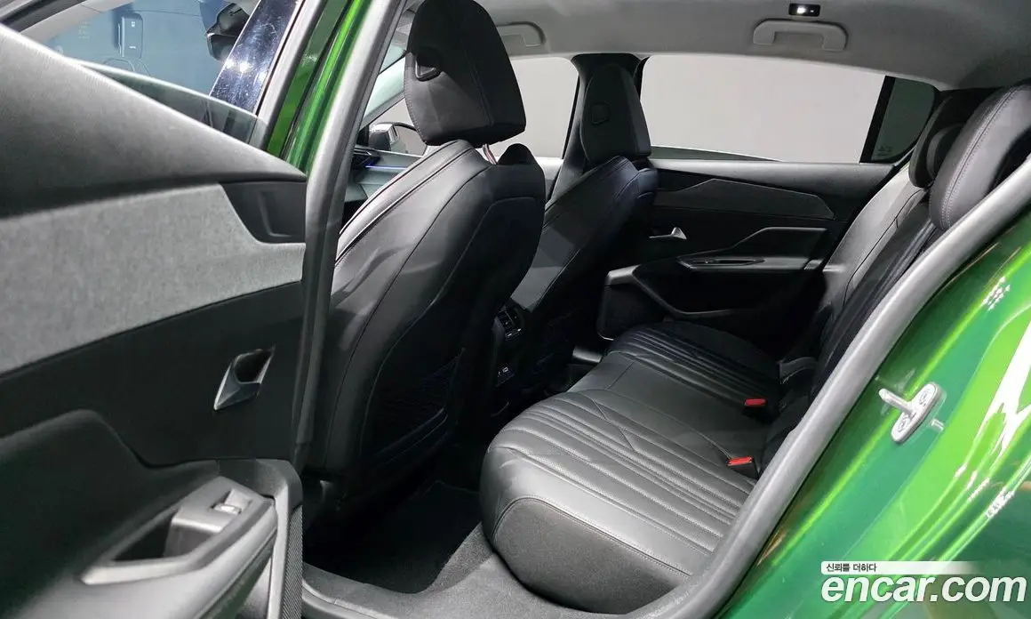 Peugeot 308 2023 1.5 автомат (гидро), фото 18