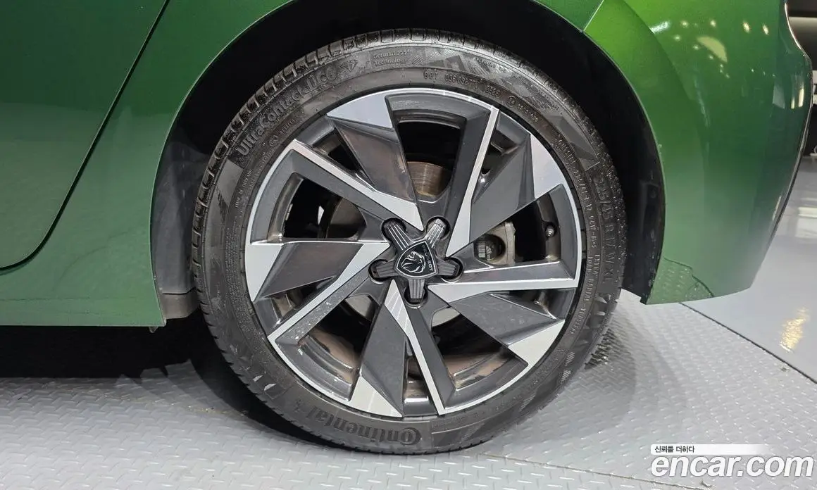 Peugeot 308 2023 1.5 автомат (гидро), фото 7