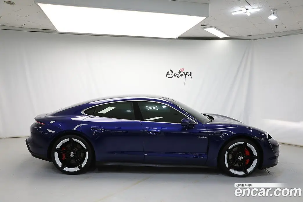 Porsche Taycan 2021 0.1 автомат (гидро), фото 4