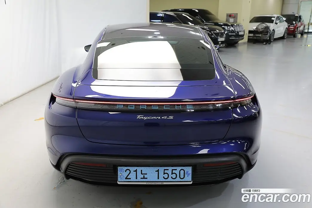 Porsche Taycan 2021 0.1 автомат (гидро), фото 6
