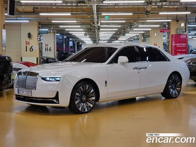 Rolls-Royce Ghost, 2026, 2 292 км