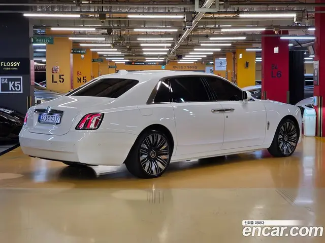 Rolls-Royce Ghost 2026 6.8 автомат (гидро), миниатюра 2