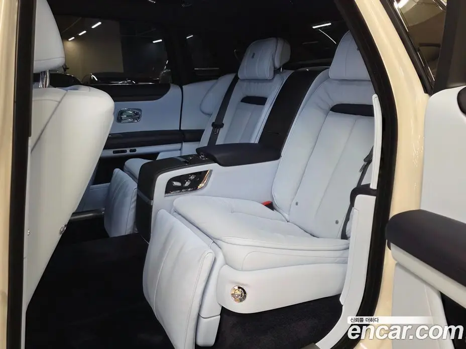 Rolls-Royce Ghost 2026 6.8 автомат (гидро), фото 16