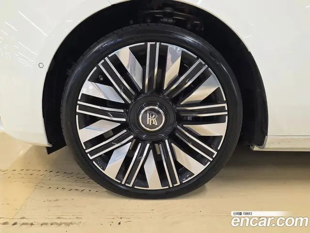 Rolls-Royce Ghost 2026 6.8 автомат (гидро), миниатюра 5