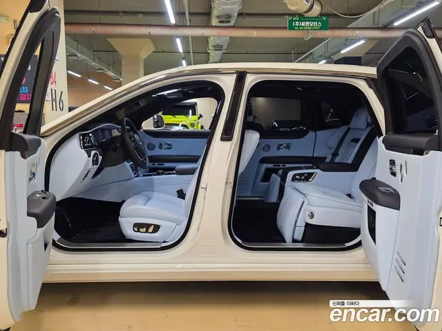 Rolls-Royce Ghost 2026 6.8 автомат (гидро), миниатюра 6