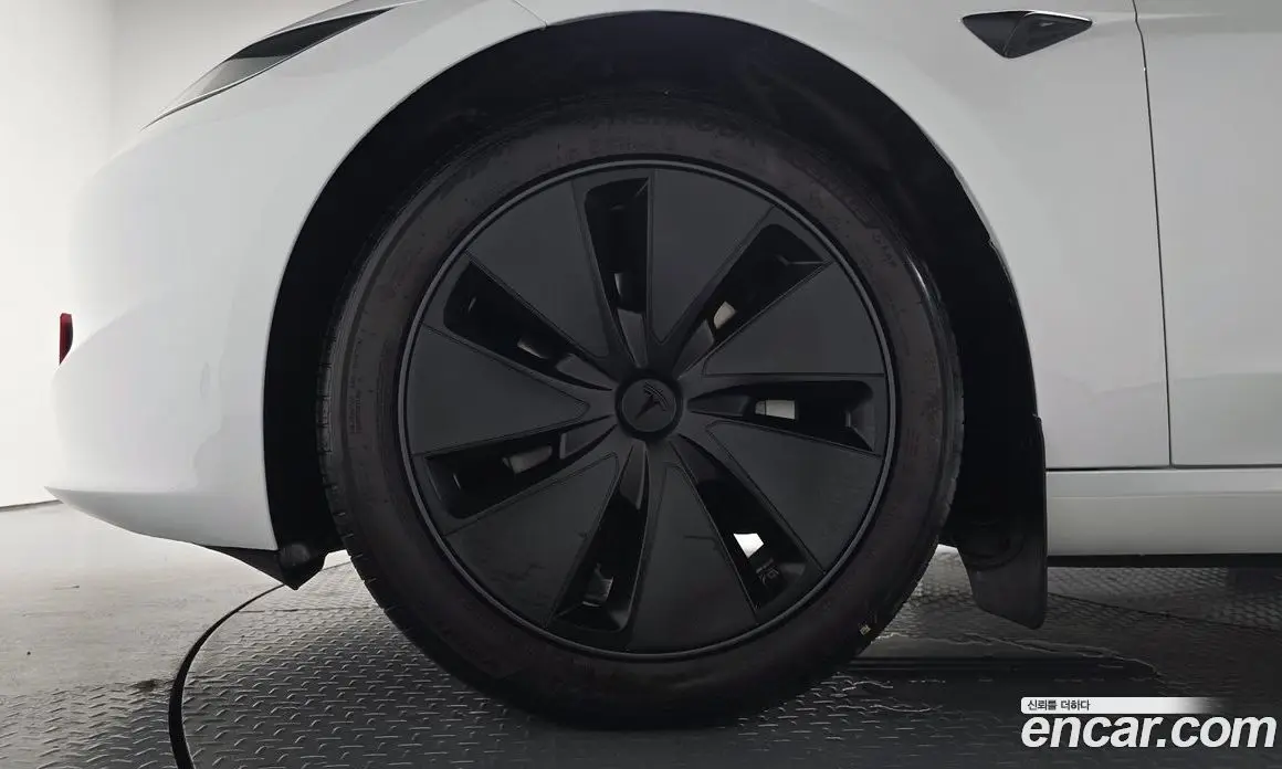 Tesla Model 3 2025 0.2 автомат (гидро), фото 4